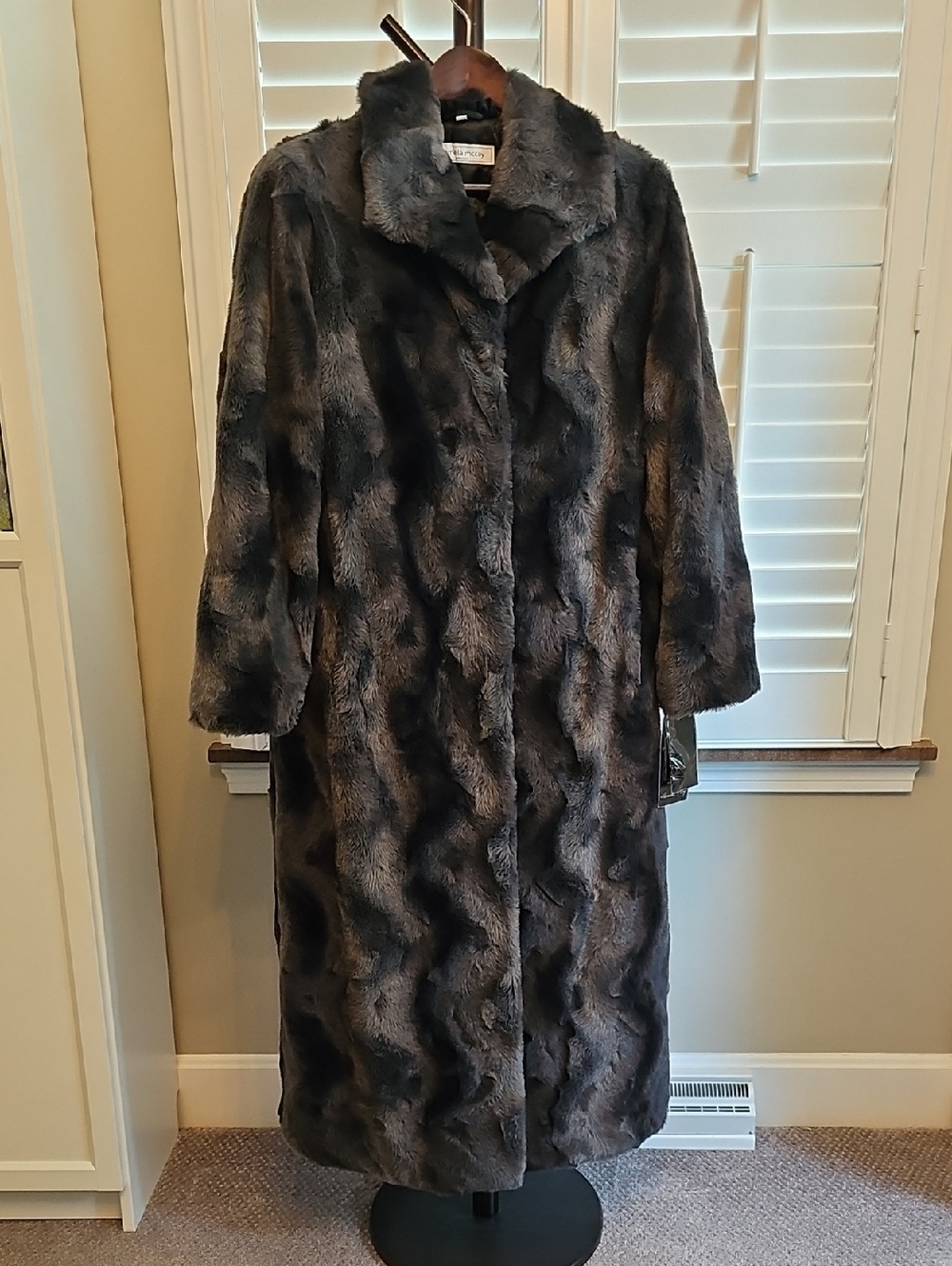 Pamela McCoy Elegant Gray Faux Fur Long Coat  Medium
